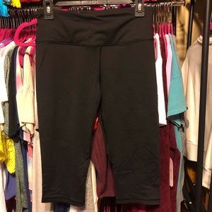 EUC Victoria Sport knockout crop leggings